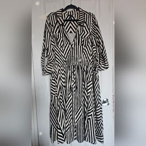 Torrid Size 3 Challis Midi Button Front Shirt Dress Black Cream Geometric
